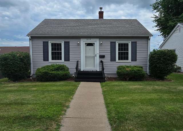 Property at 1619 Pershing Blvd, Clinton, IA 52732, 2 beds, 1 bath