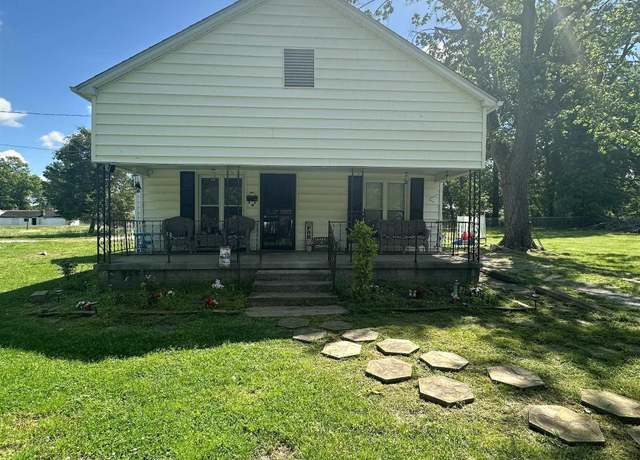 Property at 700 S 23rd St, Herrin, IL 62948, 2 beds, 1 bath