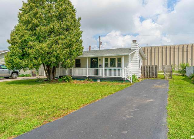 Property at 320 Welch Dr, Lincoln, IL 62656, 3 beds, 1 bath