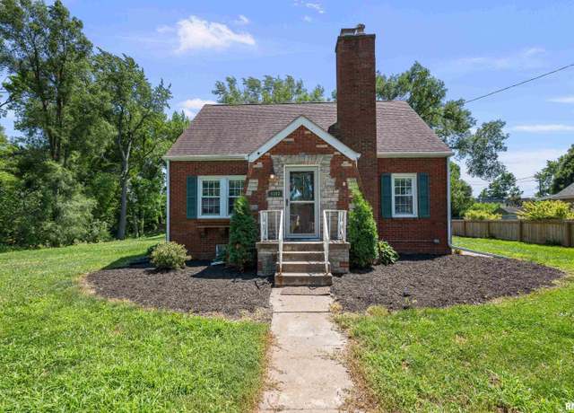 Property at 4302 21st Ave, Moline, IL 61265, 4 beds, 2.5 baths