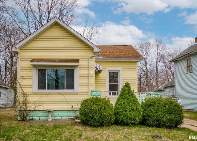 Property at 1114 N Garfield Ave, Peoria, IL 61606, 3 beds, 1 bath