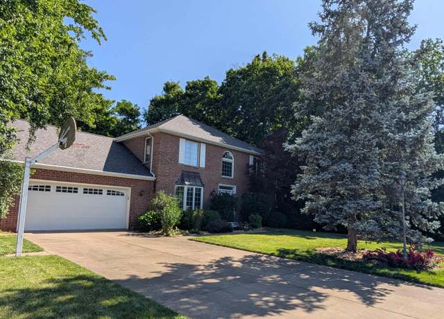 Property at 1315 W Wexford Pl, Peoria, IL 61615, 4 beds, 3 baths