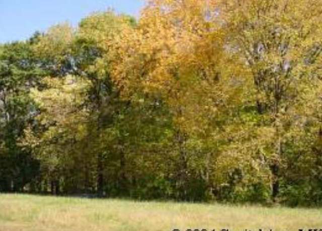 Property at 12 Deer Meadow Ln, Petersburg, IL 62675