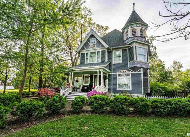 Property at 301 W High St, Anna, IL 62906, 3 beds, 2.5 baths