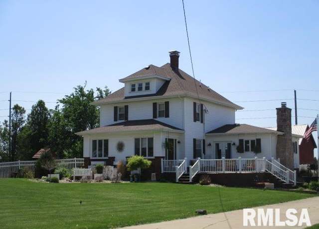 Property at 202 S Main St, Roanoke, IL 61561, 4 beds, 2.5 baths