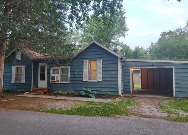 Property at 822 W Kennicott St, Carbondale, IL 62901, 3 beds, 1 bath