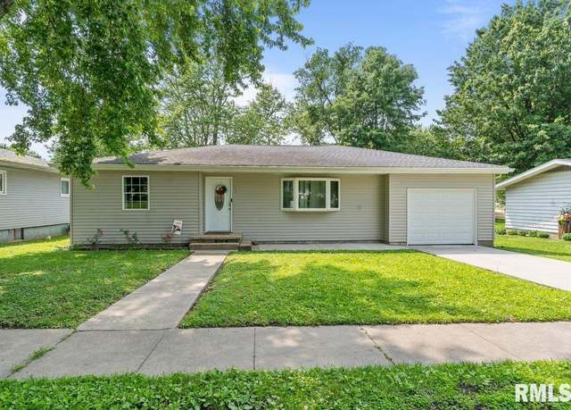 Property at 304 S Curtis St, Edinburg, IL 62531, 3 beds, 1 bath