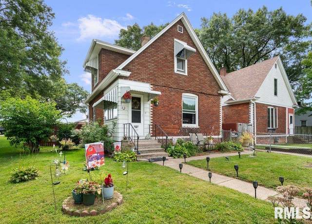 Property at 1023 S Elsie Ave, Davenport, IA 52802, 2 beds, 2 baths