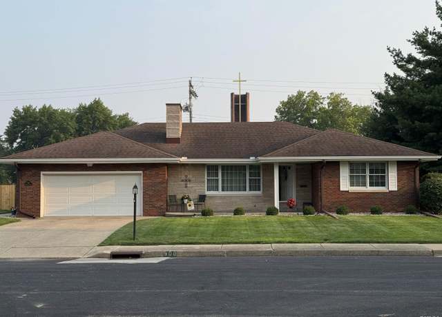 Property at 500 W Westwood Dr, Peoria, IL 61614, 3 beds, 2 baths