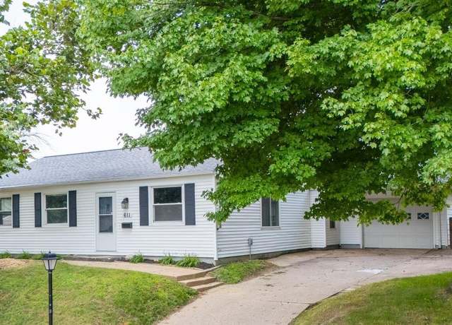 Property at 611 Sangamon Rd, Marquette Heights, IL 61554, 3 beds, 1 bath