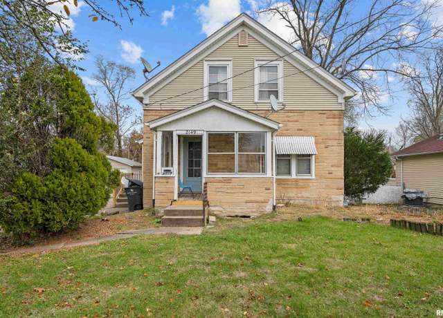 Property at 2149 32nd St, Rock Island, IL 61201, 4 beds, 2 baths