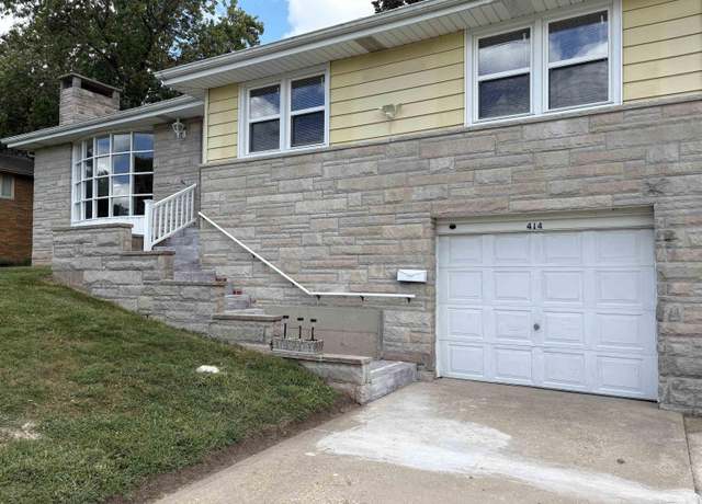 Property at 414 Westgate Ave, Jacksonville, IL 62650, 3 beds, 2 baths