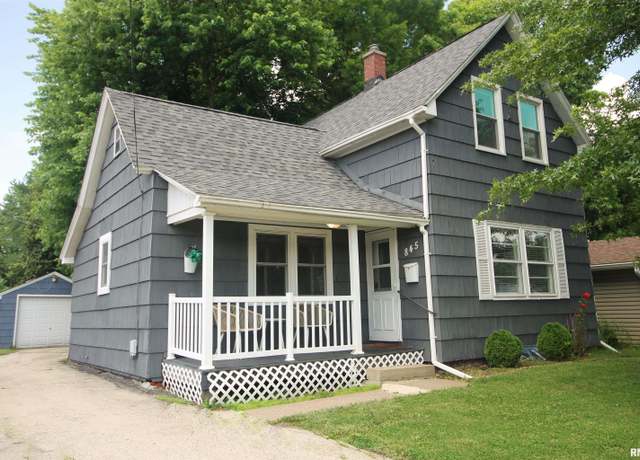 Property at 845 32nd Ave, Moline, IL 61265, 3 beds, 1 bath
