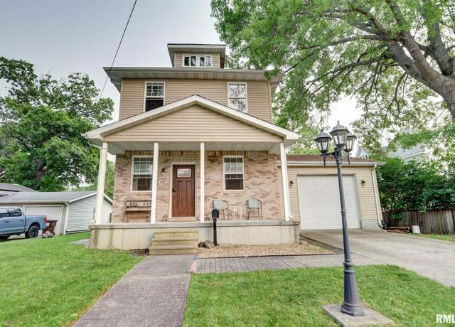 Property at 130 E Powell St, Taylorville, IL 62568, 4 beds, 2 baths