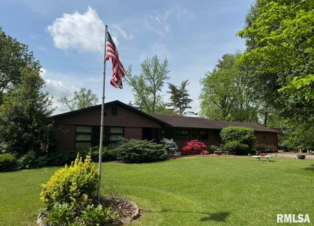 Property at 15048 State Highway 14 Hwy, Benton, IL 62812, 3 beds, 3 baths