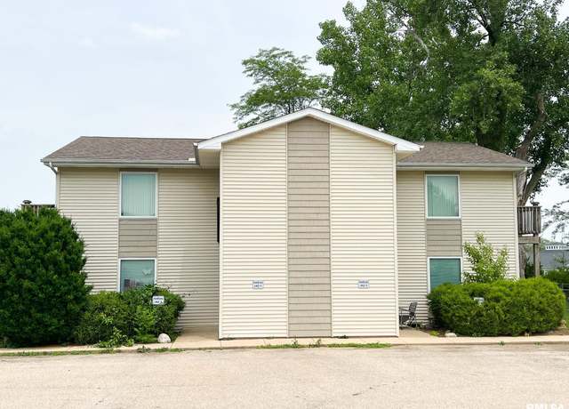 Property at 113 High Oak Dr, East Peoria, IL 61611, 8 beds, 4 baths