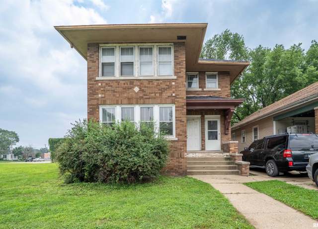 Property at 1208 NE Jefferson Ave, Peoria, IL 61603, 4 beds, 2 baths