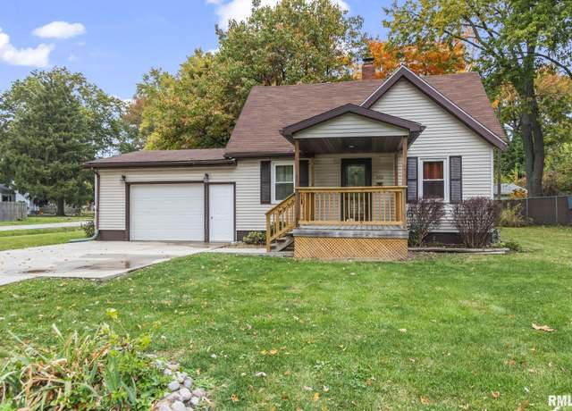 Property at 2101 E Hood St, Springfield, IL 62703, 3 beds, 2 baths