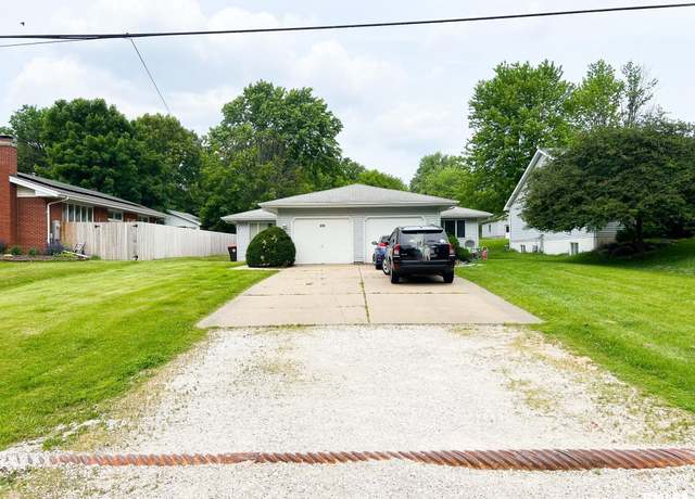 Property at 913 W Shenandoah Dr #2, Peoria, IL 61614, 4 beds, 2 baths