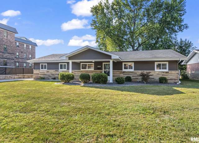 Property at 1208 Ivywood Dr, Springfield, IL 62704, 4 beds, 2 baths