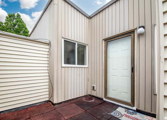 Property at 6831 N Frostwood Pkwy #15, Peoria, IL 61615, 1 bed, 1 bath