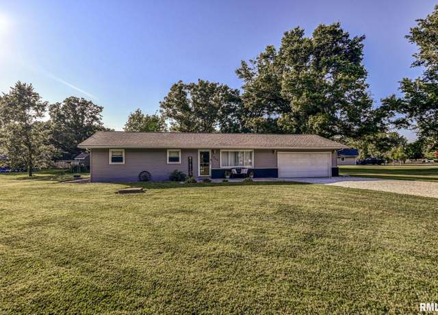 Property at 1208 Brantley Rd, Taylorville, IL 62568, 3 beds, 1 bath