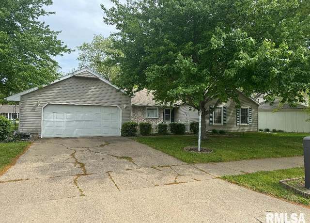 Property at 1635 W Country Oaks Ct, Dunlap, IL 61525, 4 beds, 2.5 baths