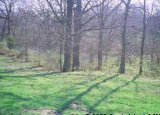 Property at 27 E Bluff Cir, Petersburg, IL 62675