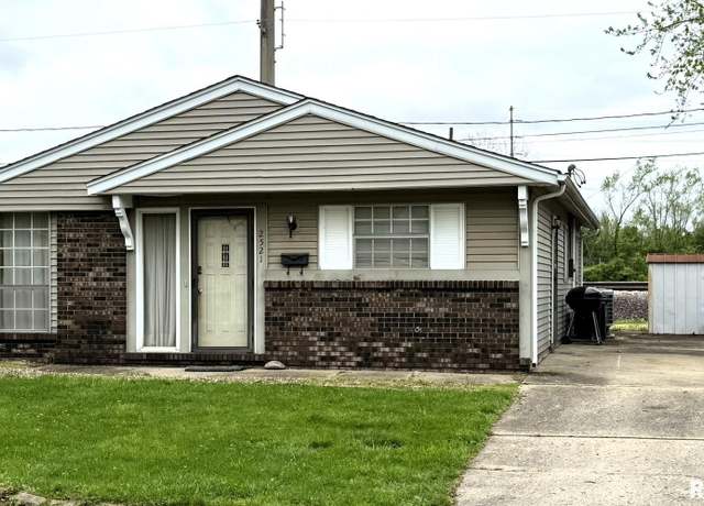 Property at 2521 Burton Dr, Springfield, IL 62703, 3 beds, 1 bath