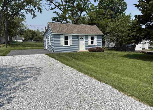 Property at 308 Victor St, East Peoria, IL 61611, 1 bed, 1 bath