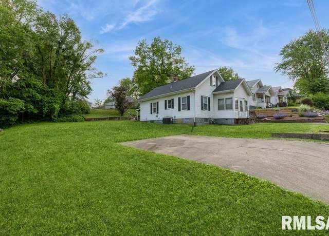 Property at 2347 E High St, Davenport, IA 52803, 2 beds, 1 bath