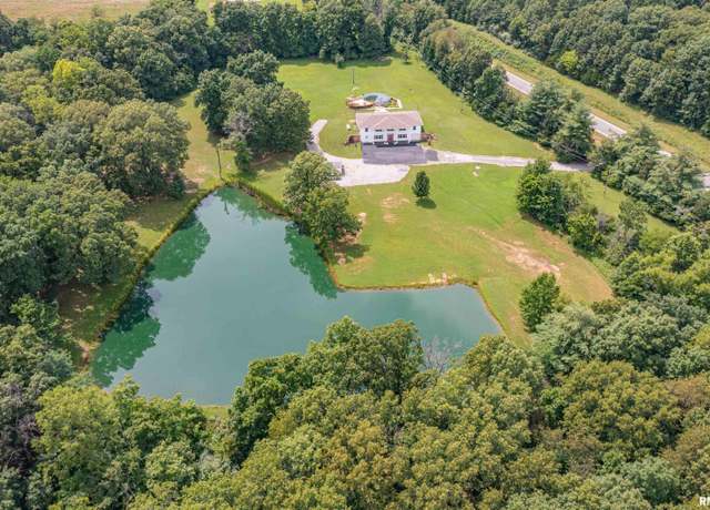 Property at 19559 E E IL Hwy 15 Hwy, Mt Vernon, IL 62864, 5 beds, 3 baths