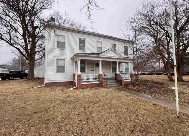 Property at 727 E Jackson St, Macomb, IL 61455, 3 beds, 1.5 baths