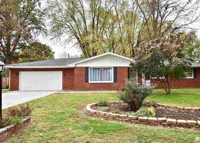 Property at 66 White Birch St, Springfield, IL 62712, 3 beds, 3 baths