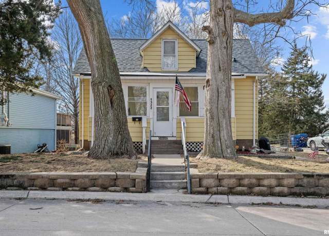 Property at 1322 Glencoe Ln, Bettendorf, IA 52722, 2 beds, 2 baths