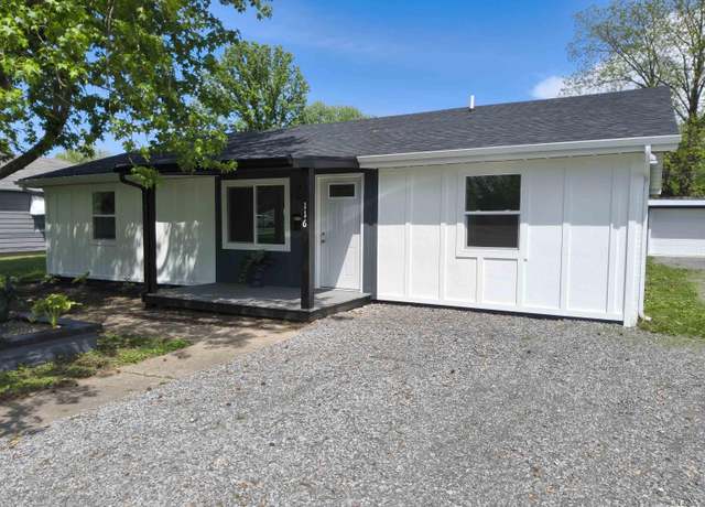 Property at 116 Ballantine St, Duquoin, IL 62832-2621, 4 beds, 2 baths