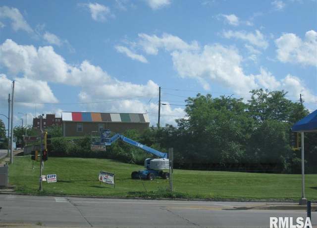 Property at 325 N 4th St, Quincy, IL 62301