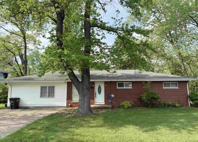 Property at 2000 W Gray Dr, Carbondale, IL 62901, 3 beds, 2 baths