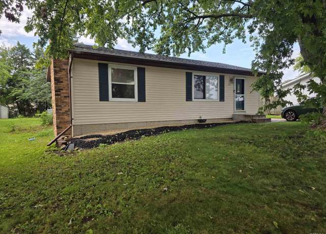 Property at 3401 W 43rd St, Davenport, IA 52806, 3 beds, 1 bath