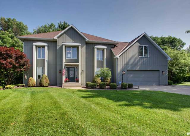 Property at 507 W Fairway Dr, Quincy, IL 62305, 4 beds, 3.5 baths