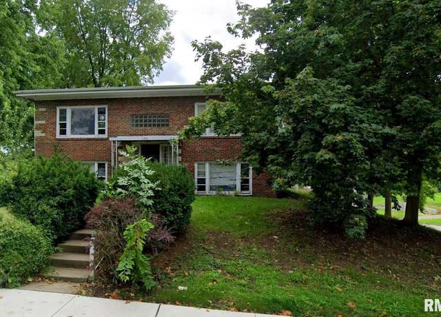 Property at 405 E 7th St, Davenport, IA 52803, 4 beds, 4 baths