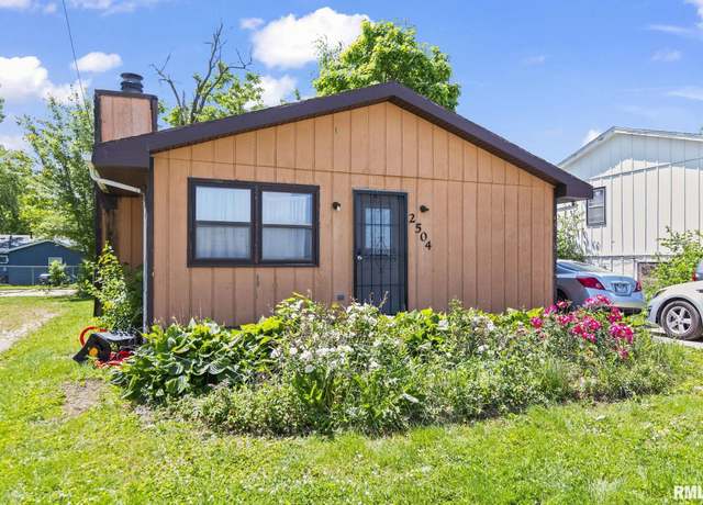 Property at 2504 E Laurel St, Springfield, IL 62702, 2 beds, 1 bath