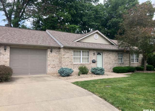 Property at 1315 W Park Ave, Taylorville, IL 62568, 2 beds, 1 bath