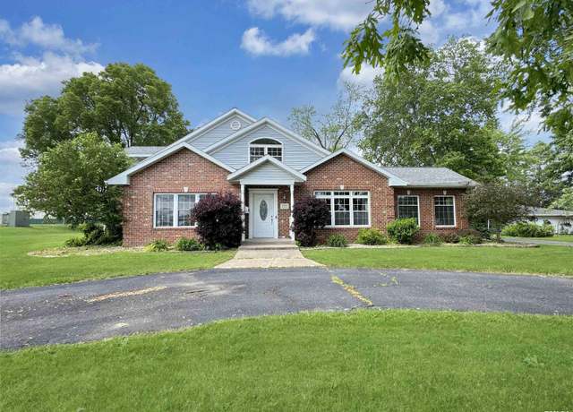 Property at 1033 Western Ave, Henry, IL 61537, 3 beds, 3 baths