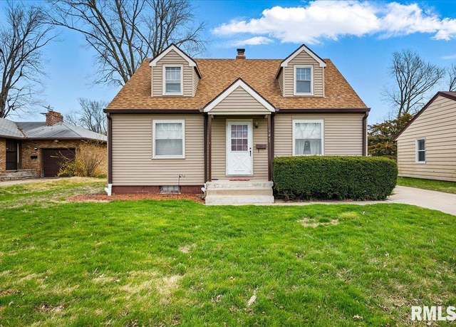 Property at 941 S Farnham St, Galesburg, IL 61401, 3 beds, 1 bath