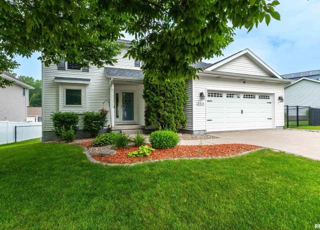 Property at 2613 Revo Rd, Davenport, IA 52806, 3 beds, 3.5 baths