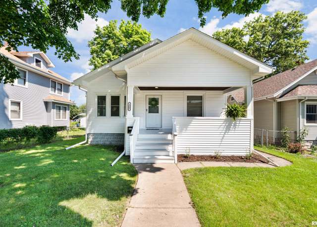 Property at 1008 W 16th St, Davenport, IA 52804, 2 beds, 1 bath