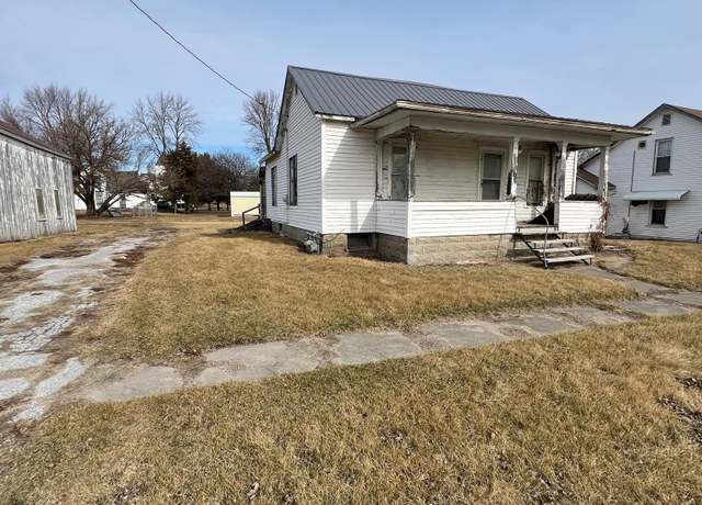 Property at 106 Center St, West Point, IL 62380, 2 beds