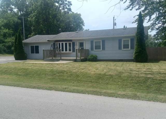 Property at 214 E 5th St, Coal Valley, IL 61240, 3 beds, 1 bath