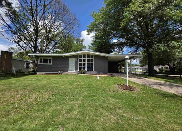 Property at 3714 E Hooker St, Springfield, IL 62703, 3 beds, 2 baths